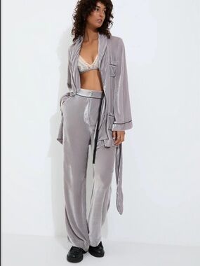Sleeping with Jacques Platinum Gray Silk Blend Lounge Pants Size M